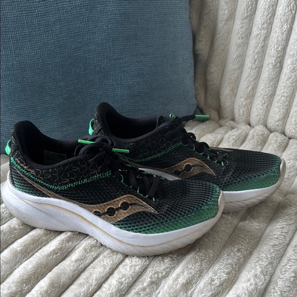 Saucony Kinvara 14 St. Paddy's Day in original box (Black and Green)